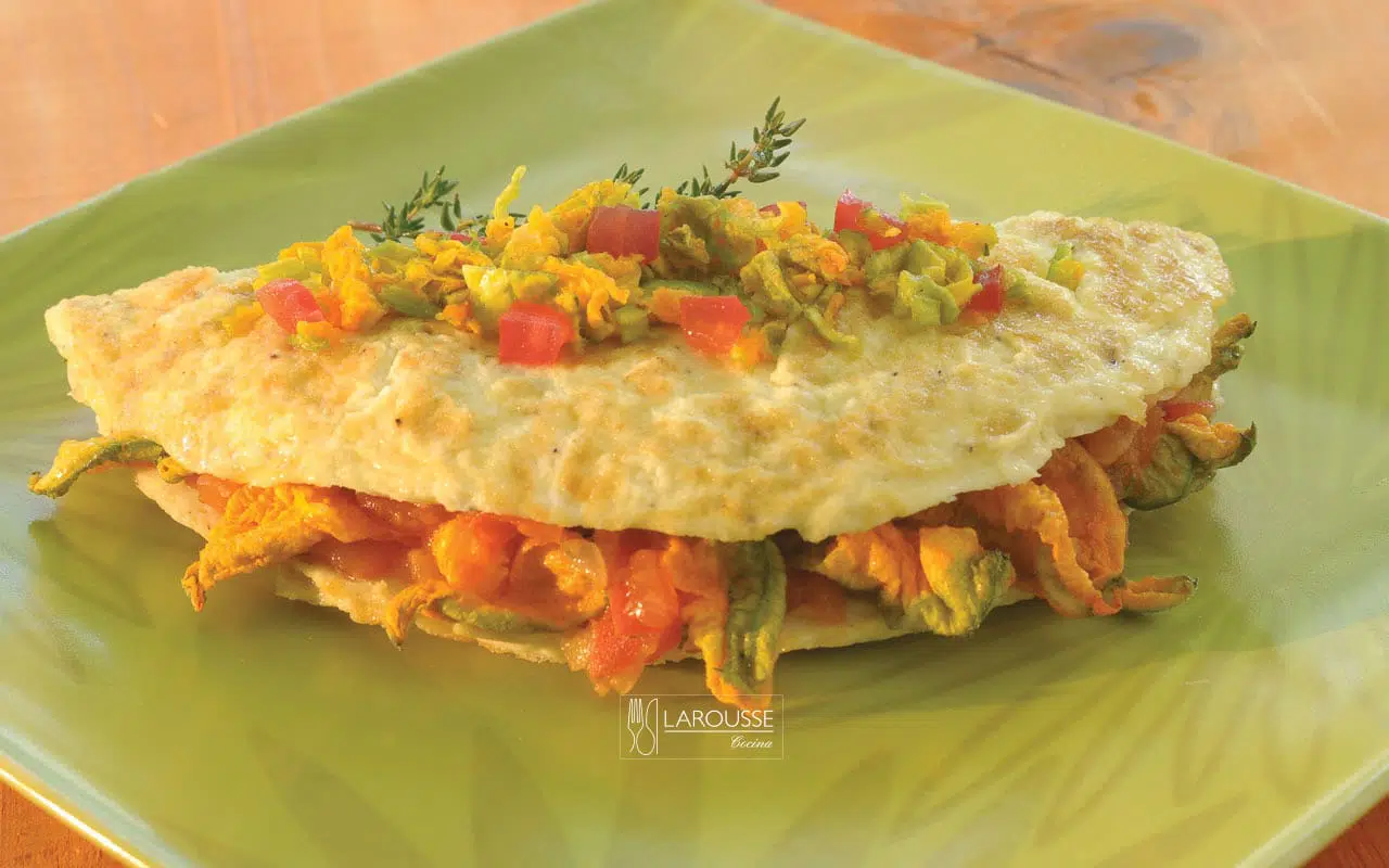 Omelette de flor de calabaza ⋆ Larousse Cocina