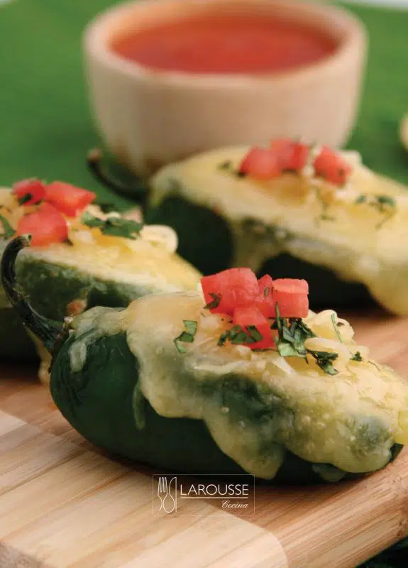 Chiles jalapeños rellenos ⋆ Larousse Cocina