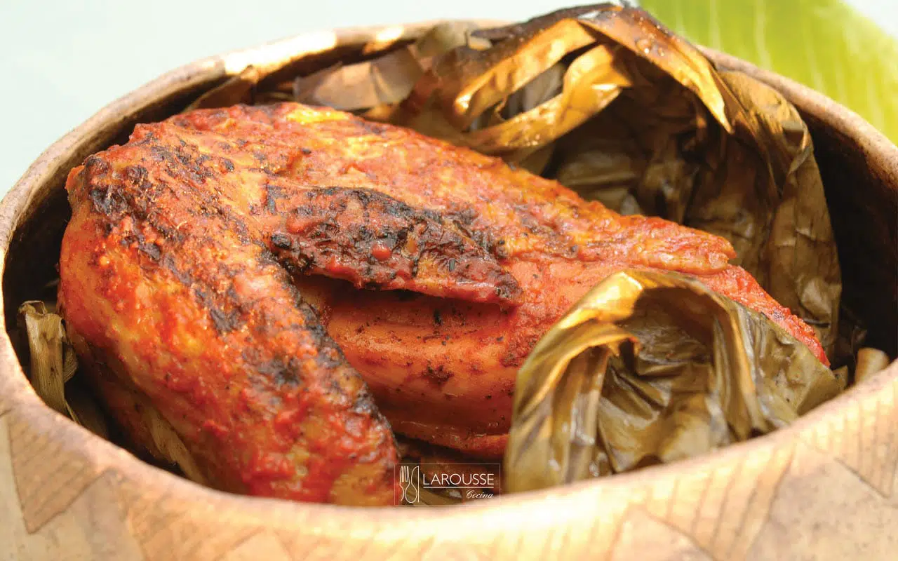 Pollo pibil ⋆ Larousse Cocina