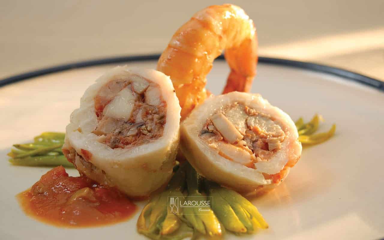 Rollo de pescado relleno de mariscos ⋆ Larousse Cocina