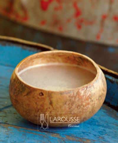 El aguamiel es el jugo extraído del corazón del maguey. Fuente: Archivo fotográfico de Larousse Cocina.