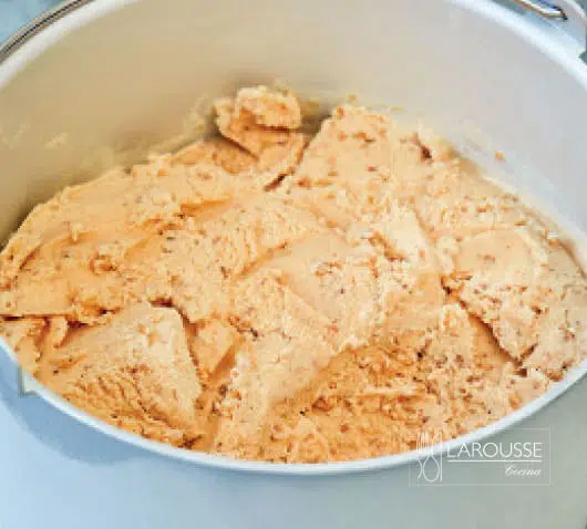 Helado de ajonjolí y caramelo, receta ⋆ Larousse Cocina