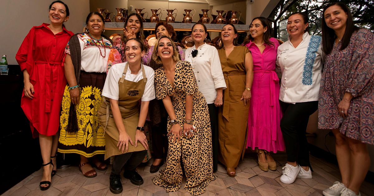 Las mujeres han sido las encargadas de difundir la cocina y artesanías michoacanas. Foto por Comedor de Cobre.