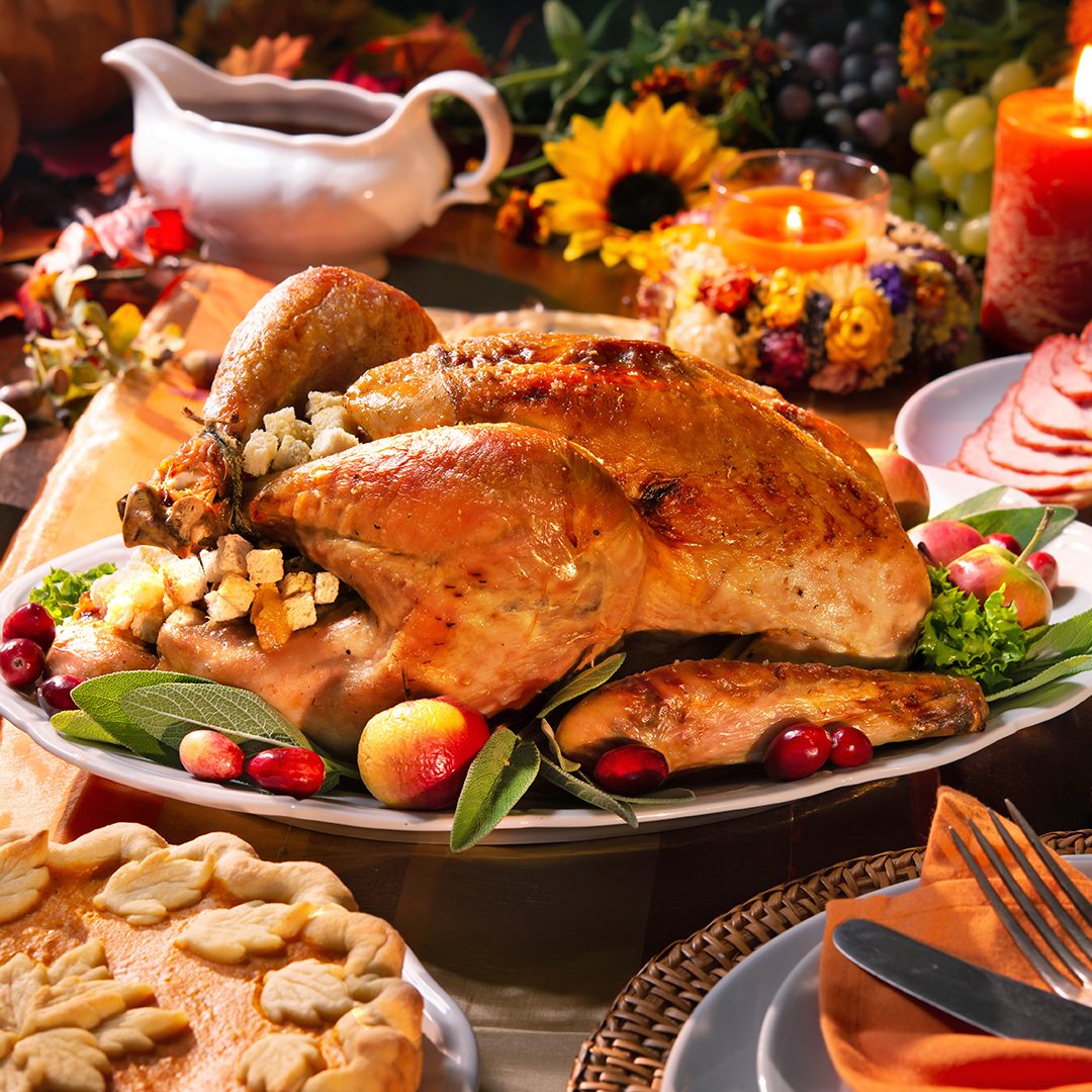 ¿Puedes identificar los platillos que integran el menú tradicional del Día de Acción de Gracias?. Fuente: Archivo fotográfico de Larousse Cocina.