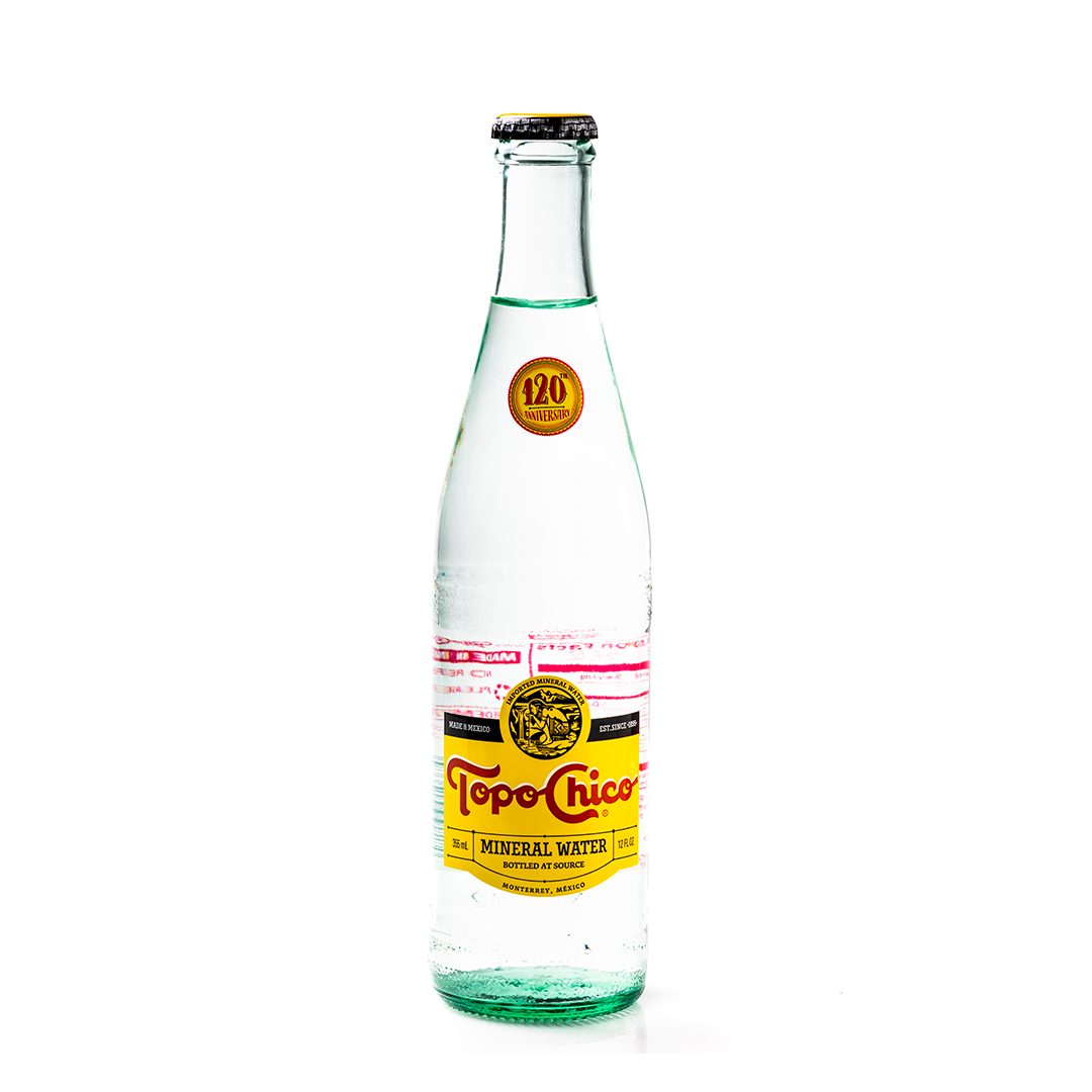 Un ejemplo de este tipo de agua es la marca Topo Chico®. Fuente: Archivo fotográfico de Larousse Cocina.