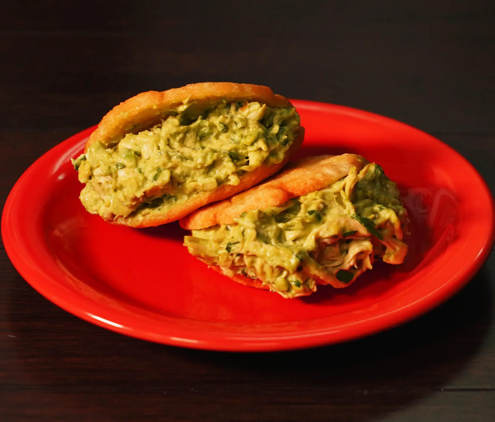 Arepa reina pepiada ⋆ Receta ⋆ Larousse Cocina