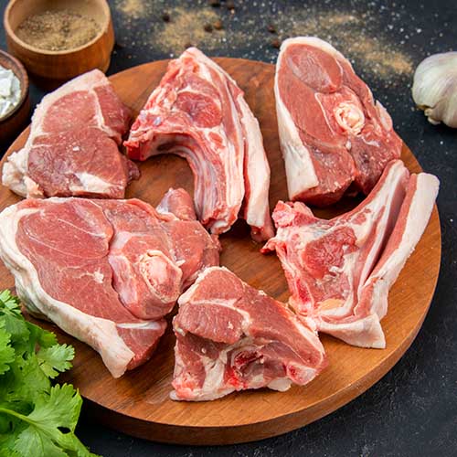 La carne de cerdo es rica en ácido linoleico. Fuente: Freepik.
